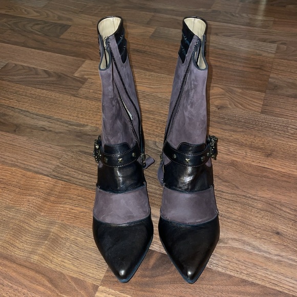 John Fluevog ankle boots. Spencer. Chocolate. Size 9 - Picture 3 of 13